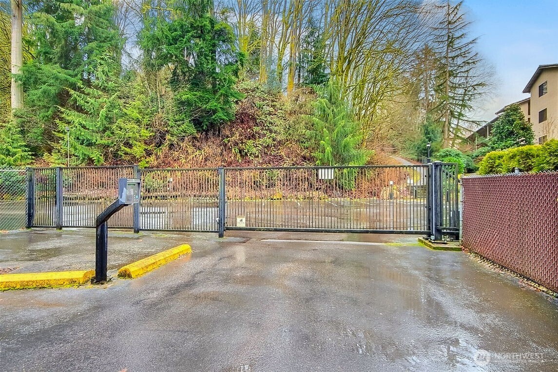 28313 Redondo Way S #310, Des Moines, WA 98198