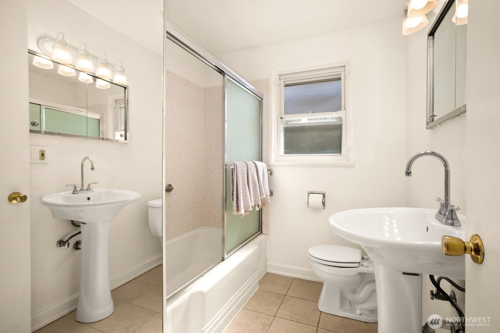 4015 W Prosper Street , Seattle, WA 98199