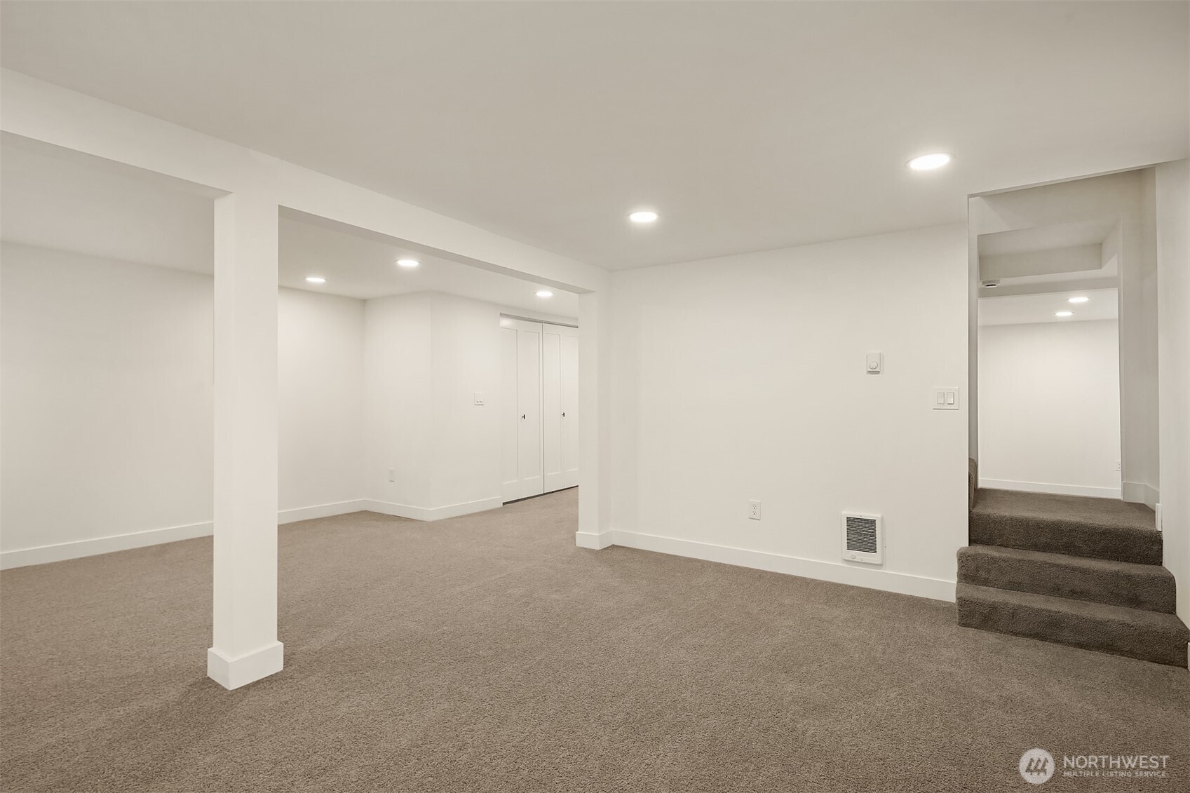 2032 NE 123rd Street , Seattle, WA 98125