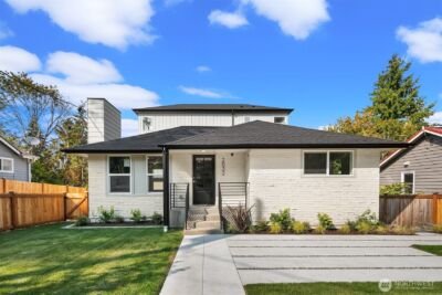 2032 NE 123rd Street , Seattle, WA 98125 - Photo 2