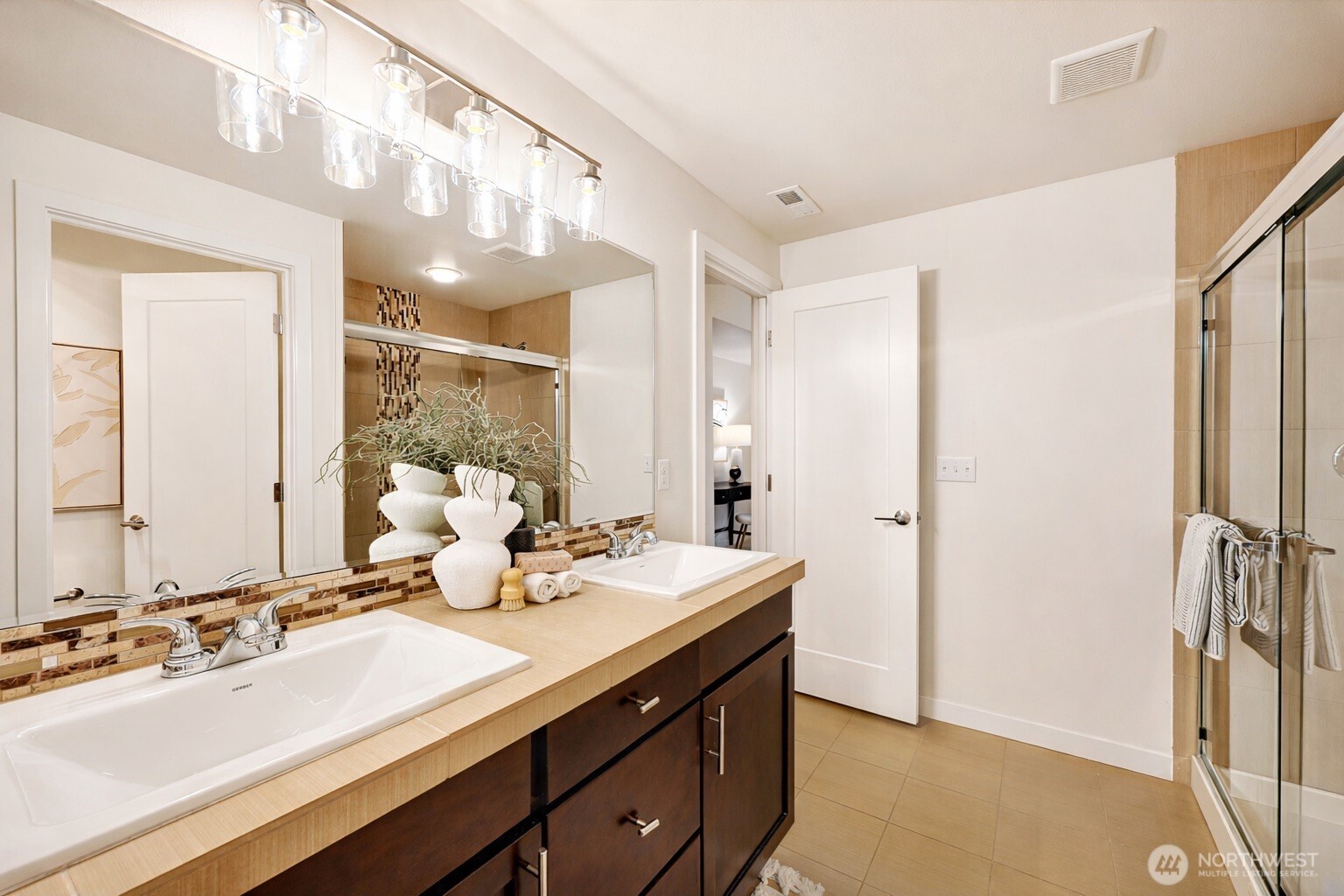 7909 229th Place SW #B, Edmonds, WA 98026