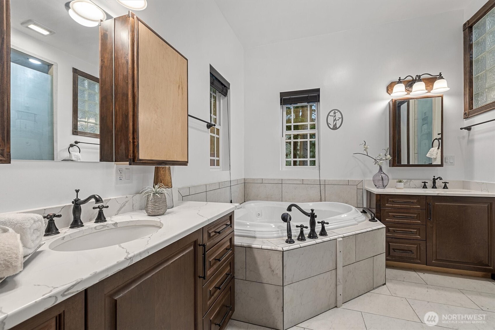 1059 Evergreen Lane , Freeland, WA 98249