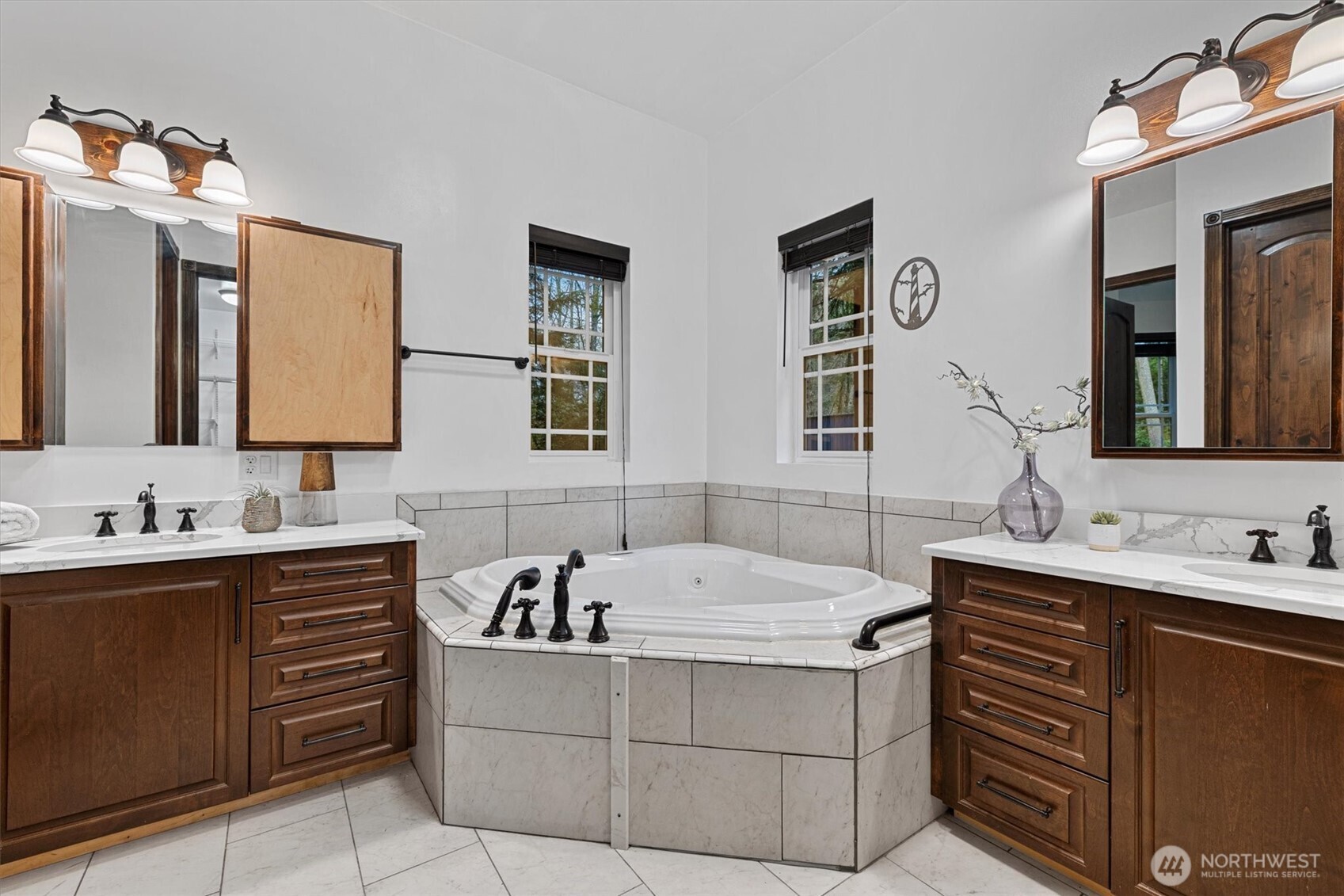 1059 Evergreen Lane , Freeland, WA 98249