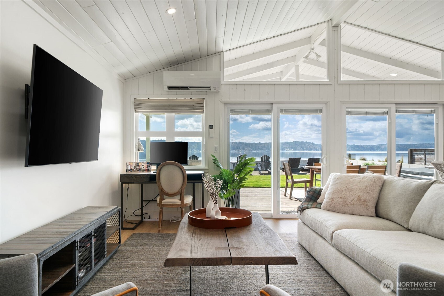 101 NE Lynnwood Loop , Belfair, WA 98528