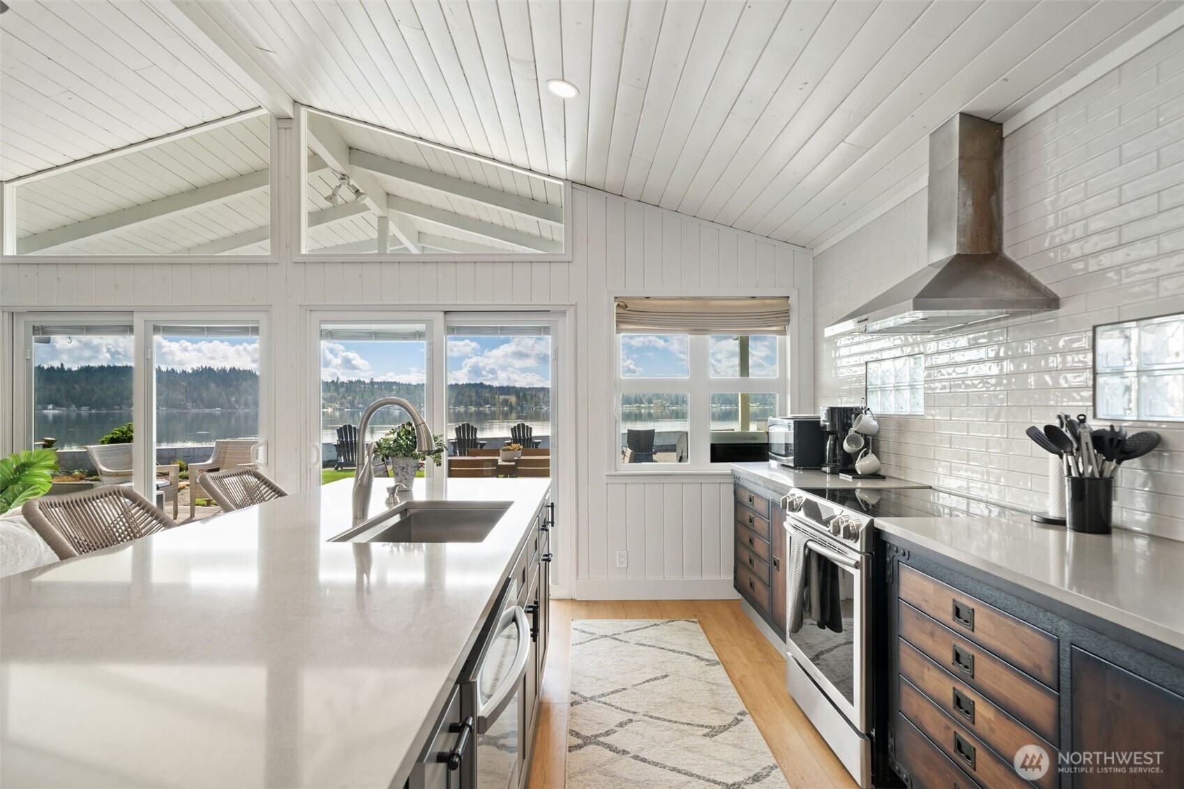 101 NE Lynnwood Loop , Belfair, WA 98528