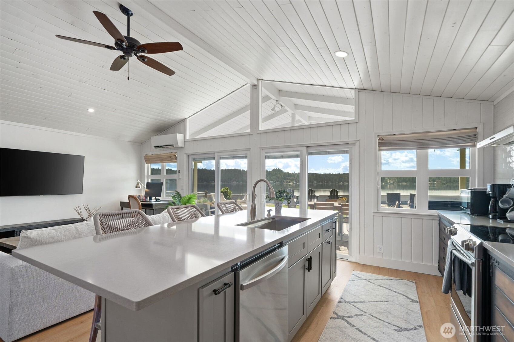 101 NE Lynnwood Loop , Belfair, WA 98528