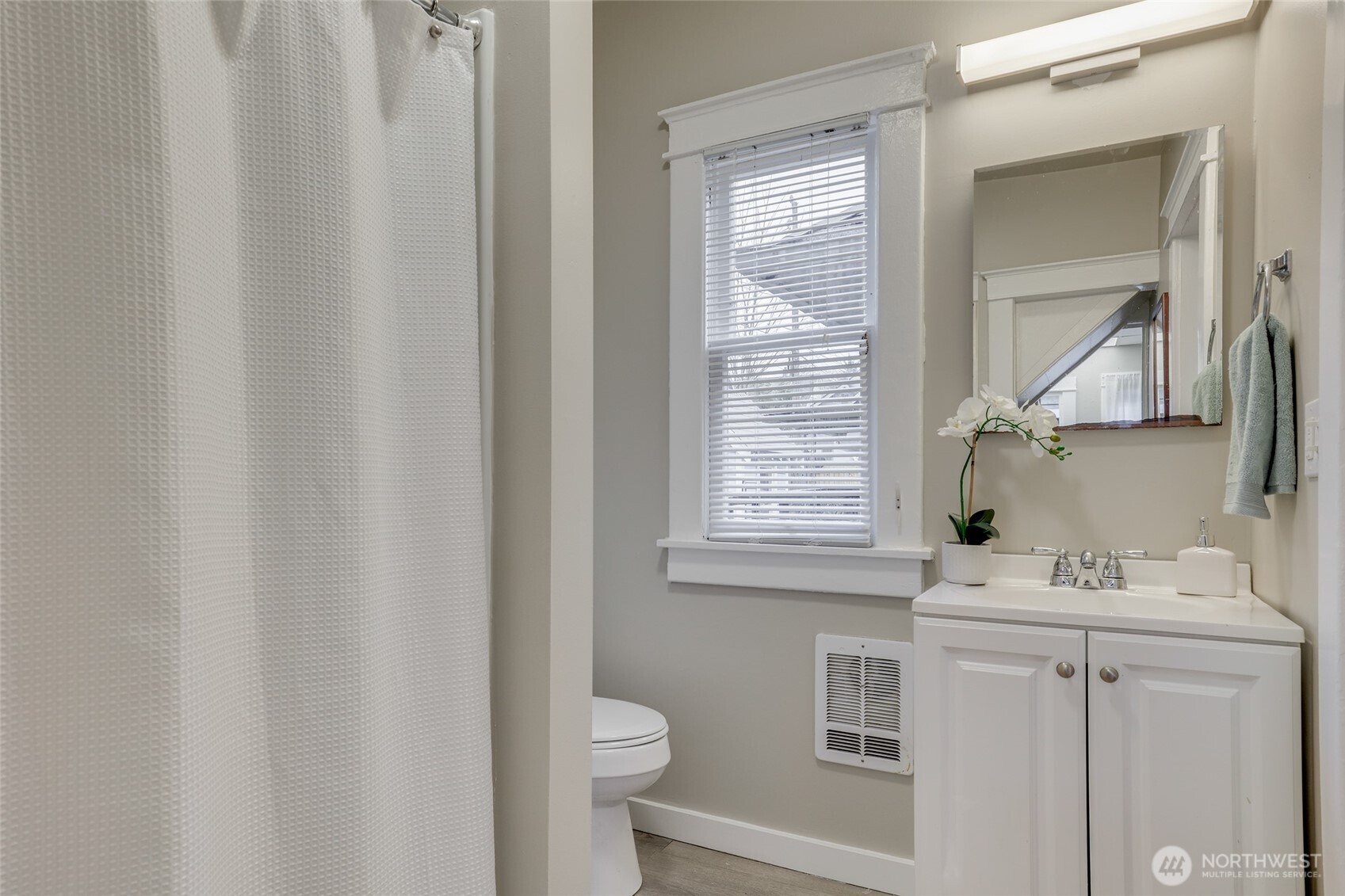 5248 11th Avenue NE, Seattle, WA 98105