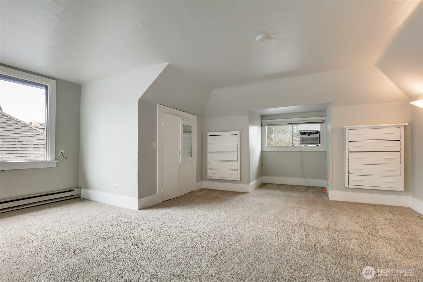 5248 11th Avenue NE, Seattle, WA 98105