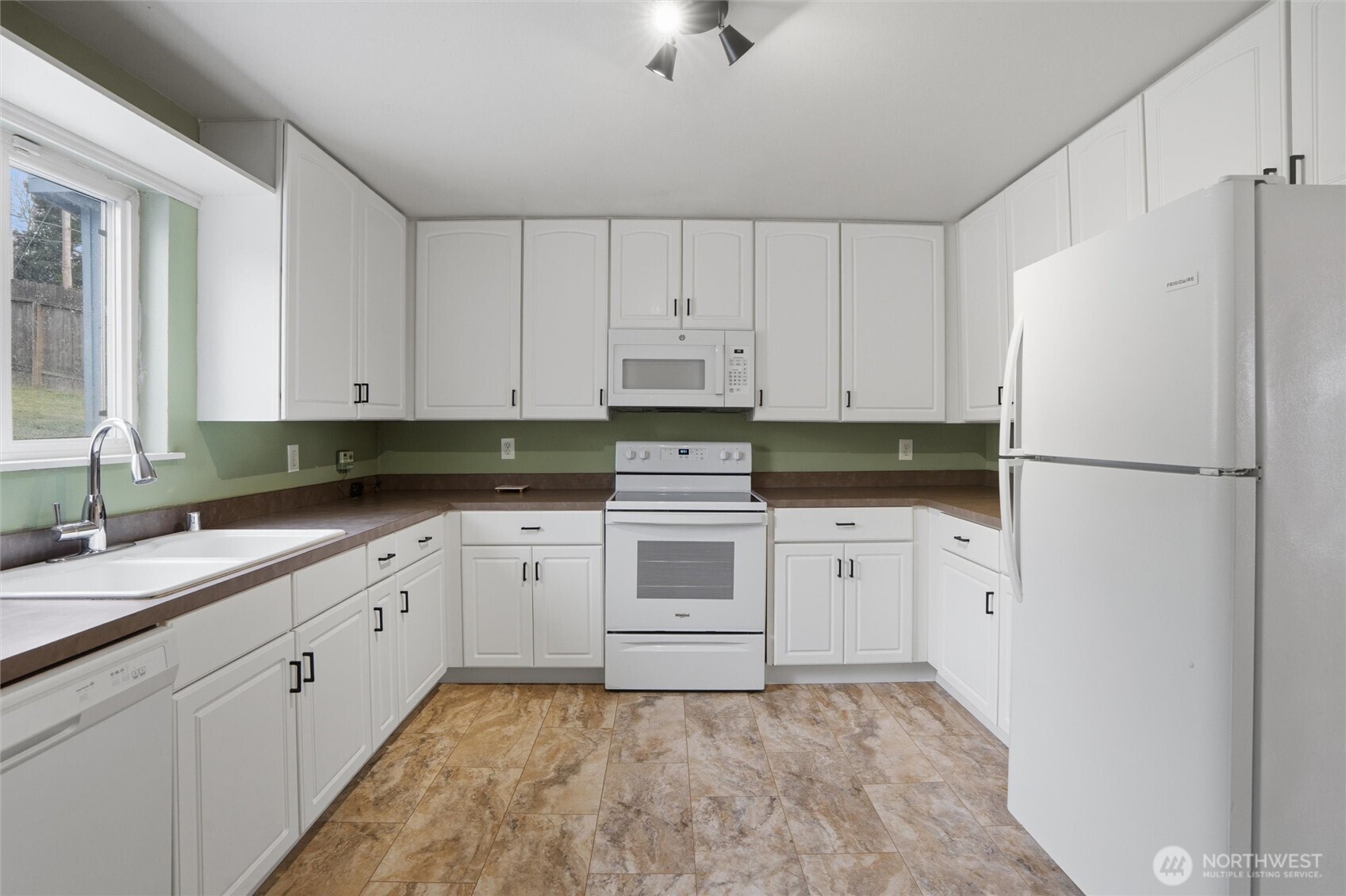 403 S Lafayette Avenue , Bremerton, WA 98312