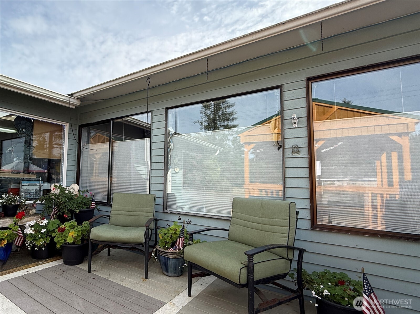 1910 Bay Avenue , Ocean Park, WA 98640