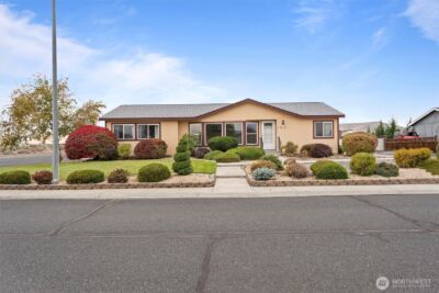 877 J Street SE, Ephrata, WA 98823 - Photo 2