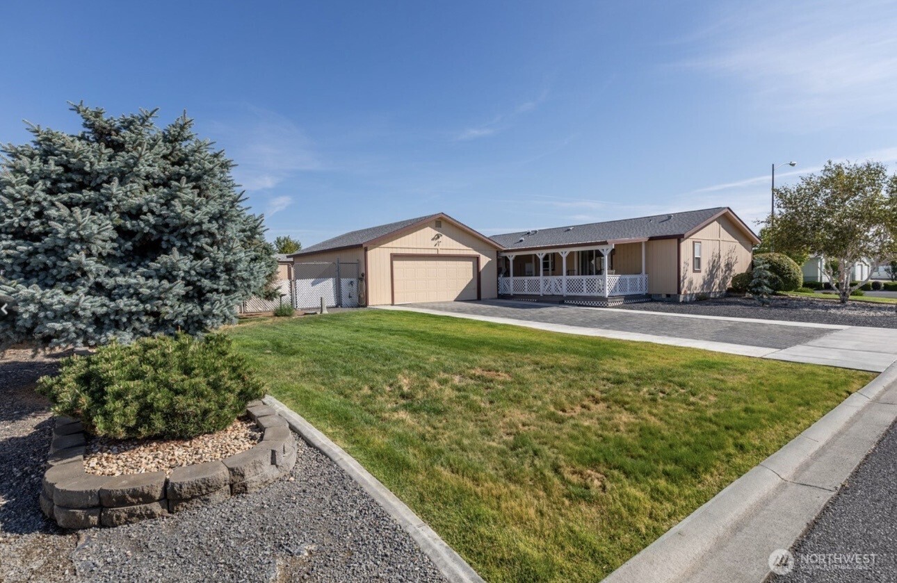 877 J Street SE, Ephrata, WA 98823