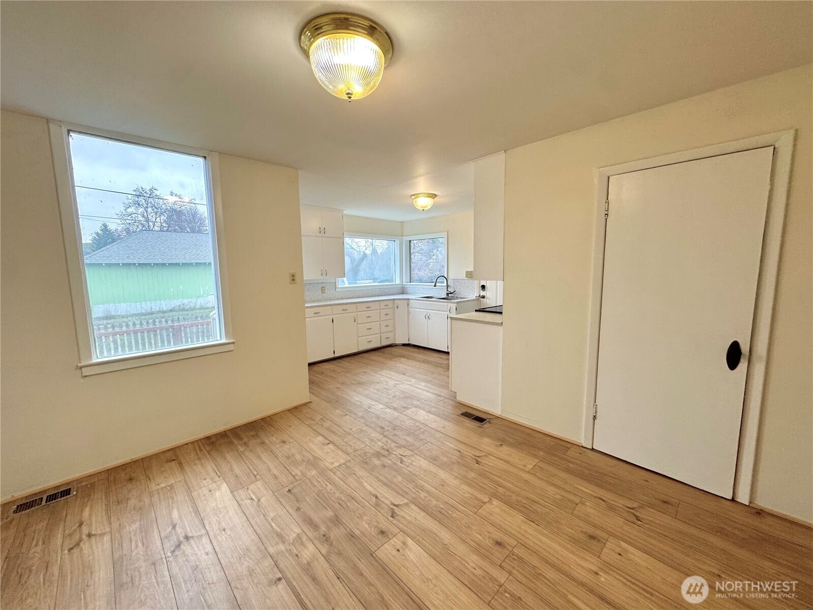 250 W Sixth Street , Waitsburg, WA 99361