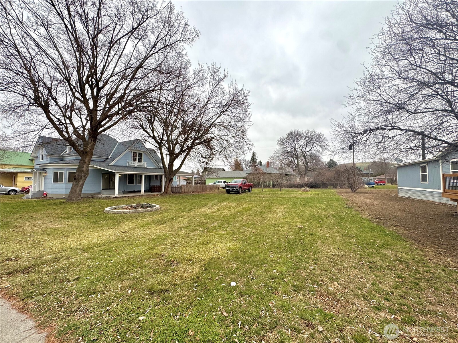 250 W Sixth Street , Waitsburg, WA 99361