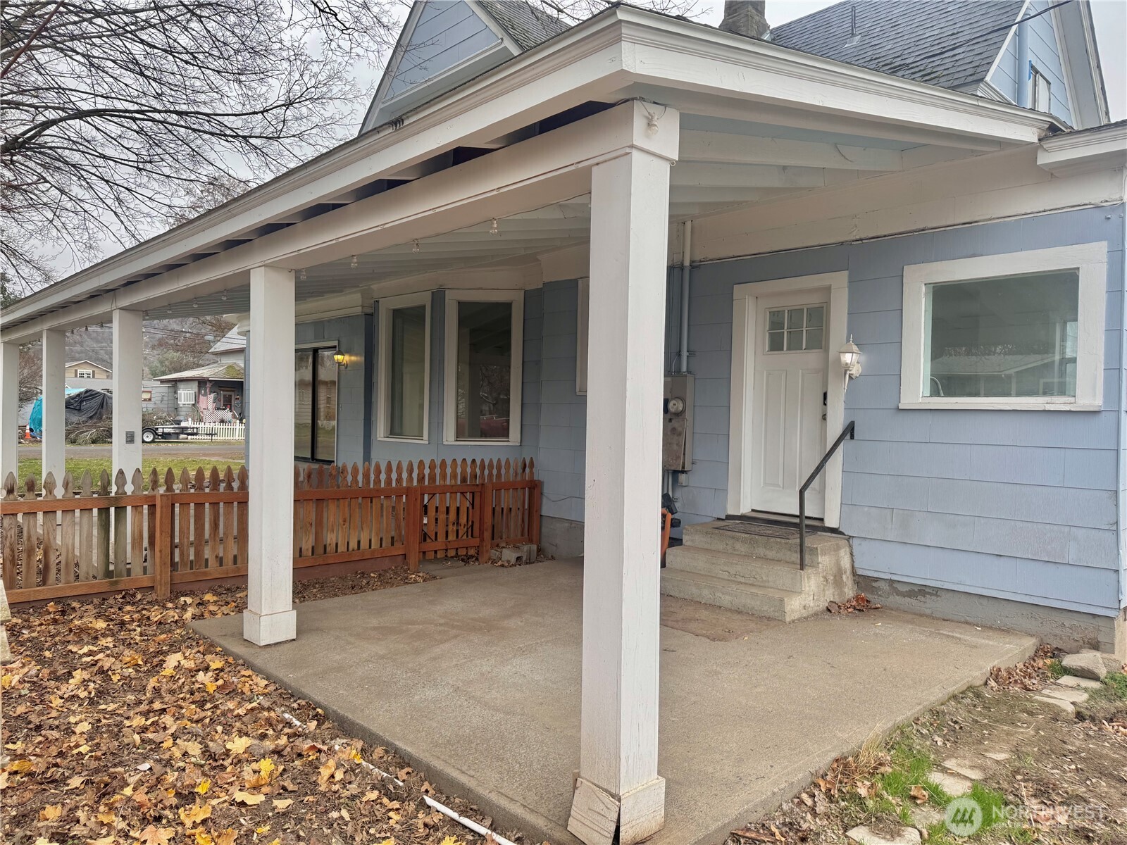 250 W Sixth Street , Waitsburg, WA 99361