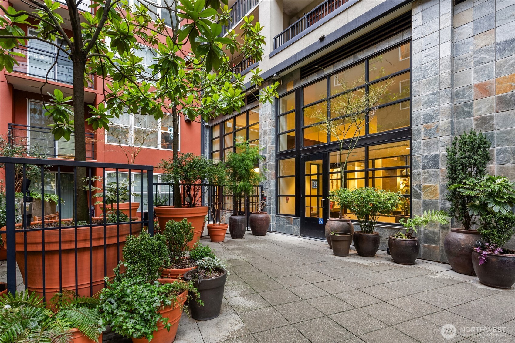 2607 Western Avenue #556, Seattle, WA 98121