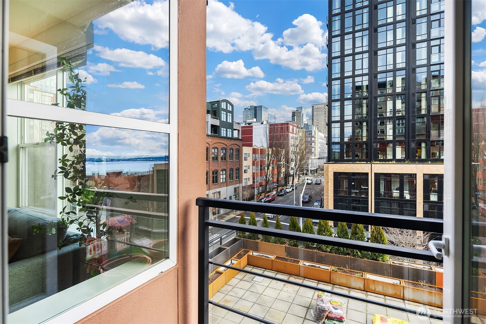 2607 Western Avenue #556, Seattle, WA 98121