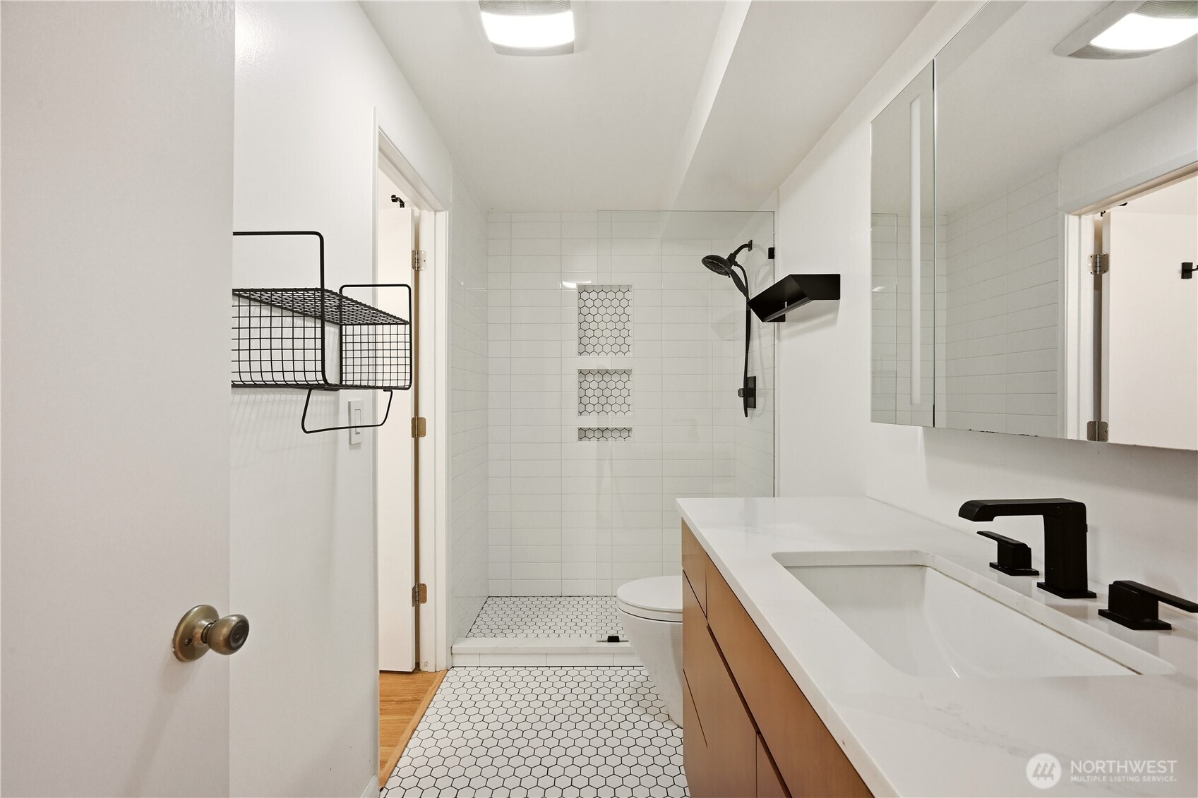 3505 W Government Way #206, Seattle, WA 98199