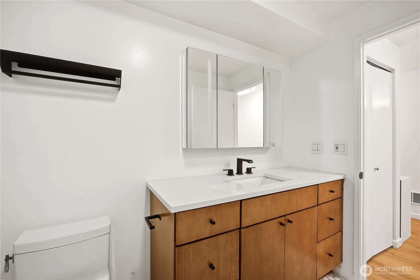 3505 W Government Way #206, Seattle, WA 98199