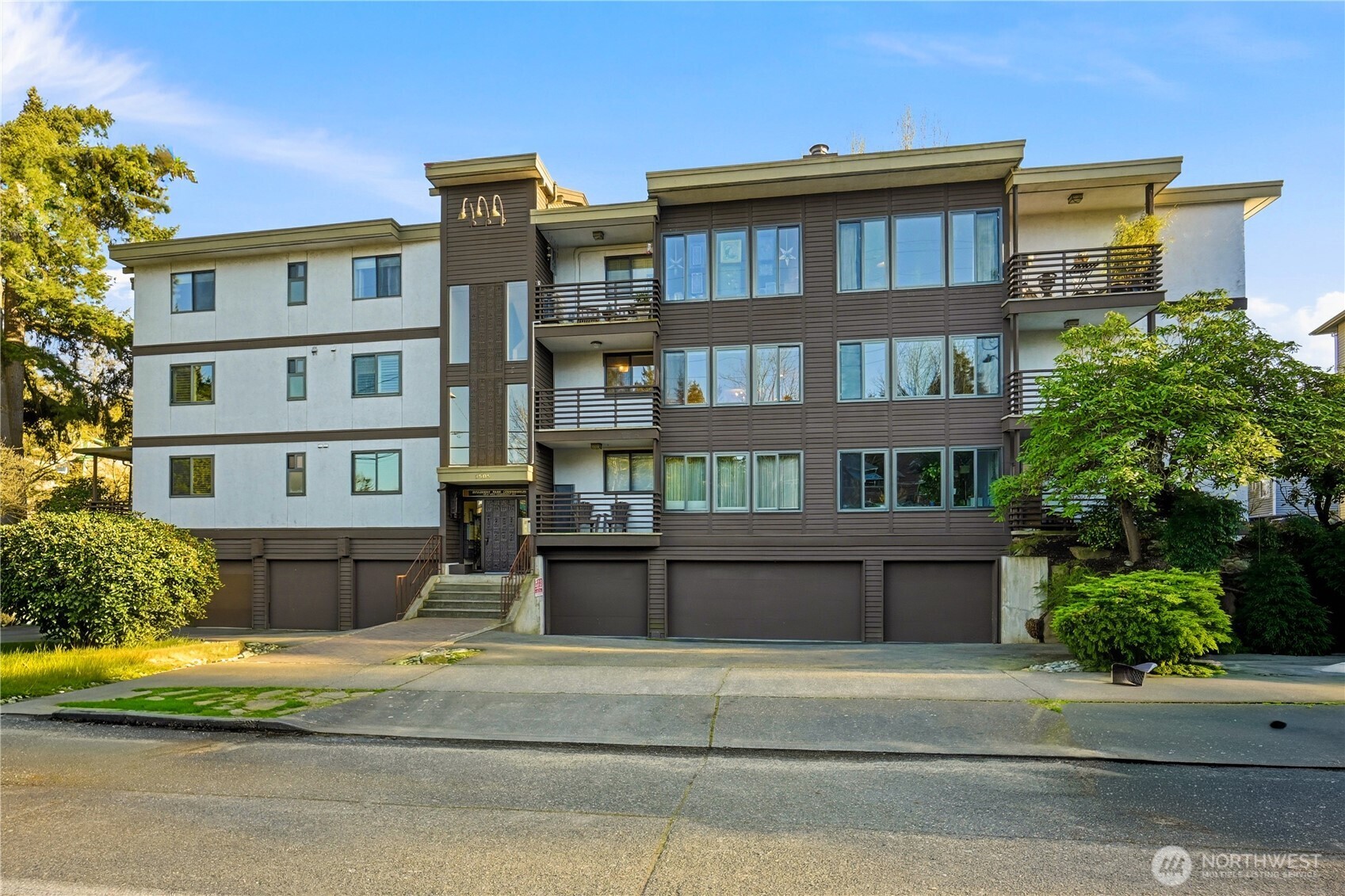 3505 W Government Way #206, Seattle, WA 98199