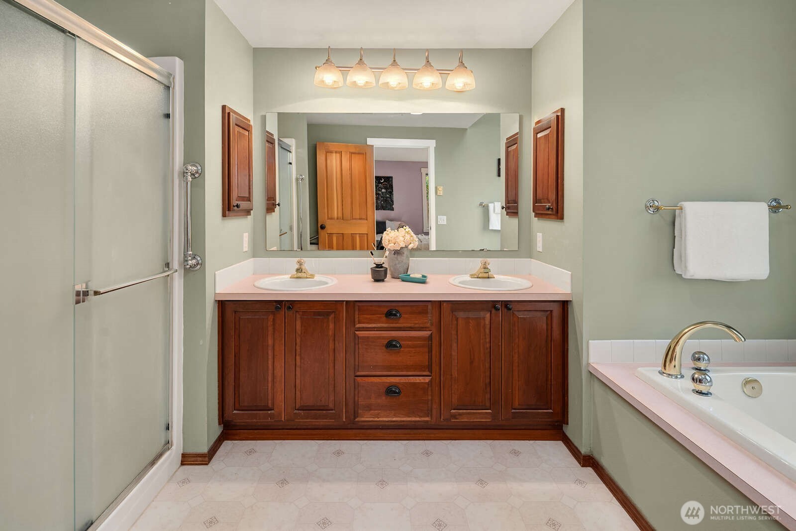 10519 SW 188th Street , Vashon, WA 98070