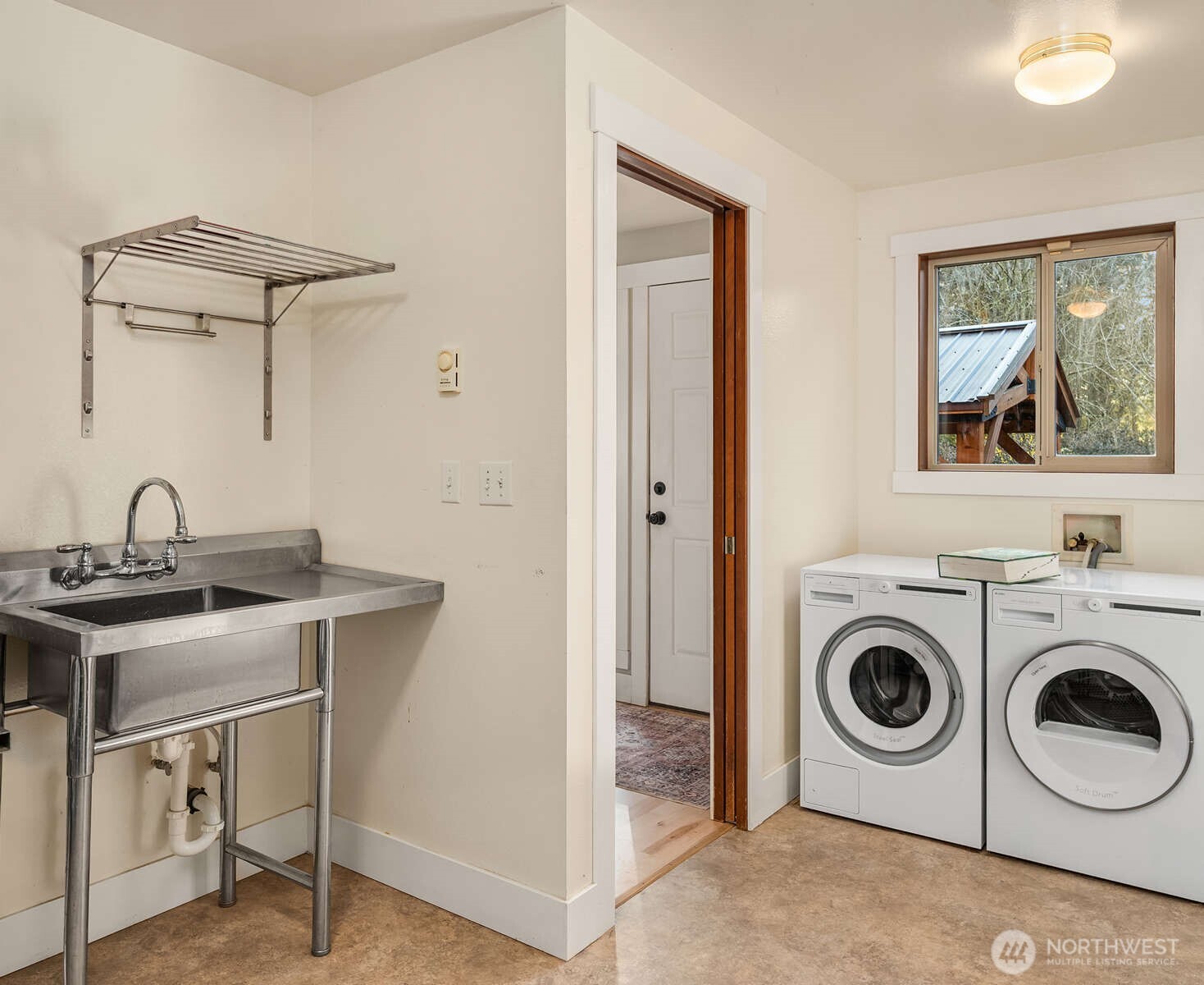 10519 SW 188th Street , Vashon, WA 98070