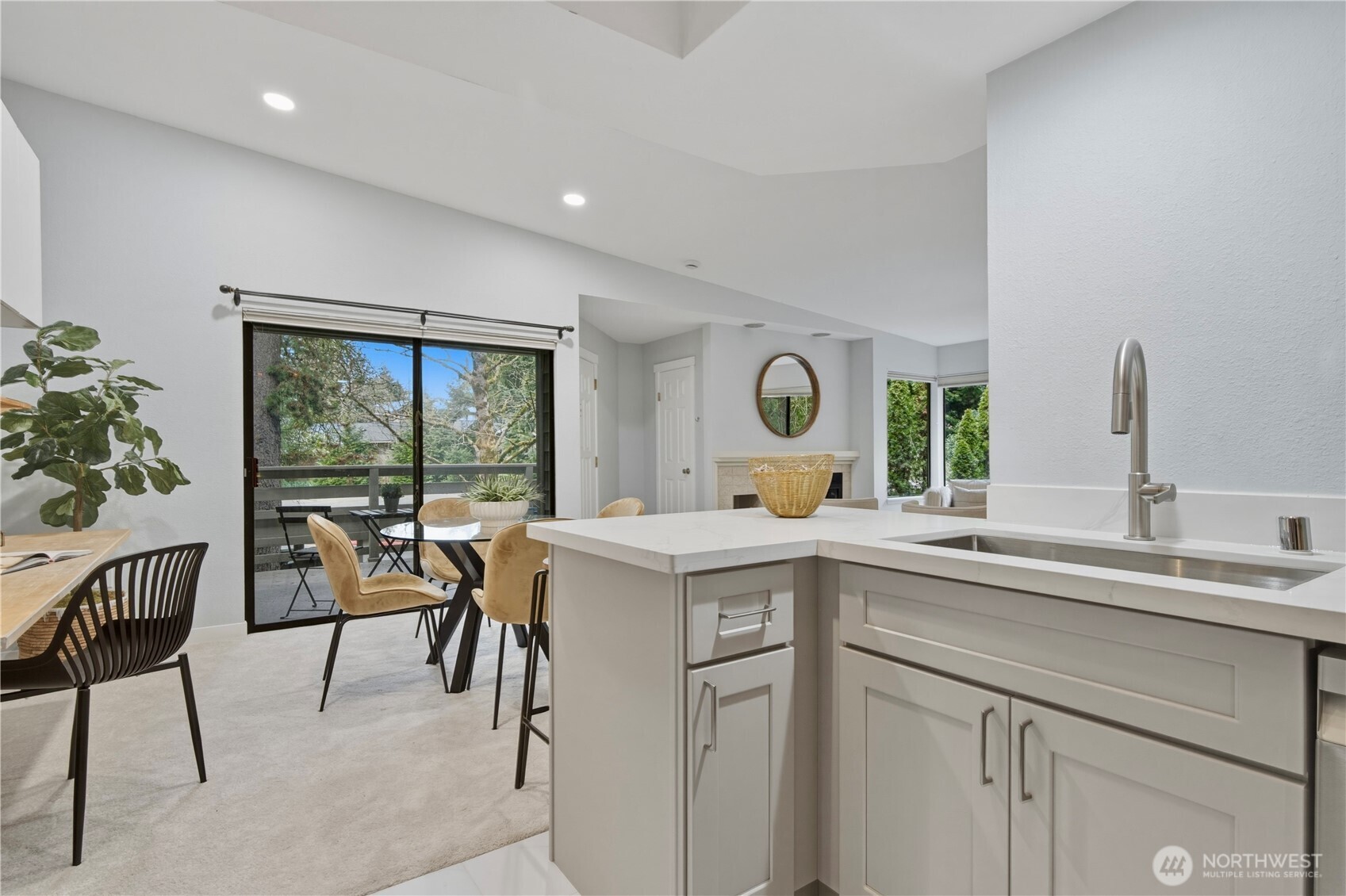1354 Bellevue Way NE #4, Bellevue, WA 98004