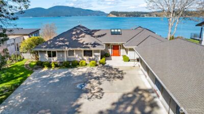 2720 Oakes Avenue , Anacortes, WA 98221