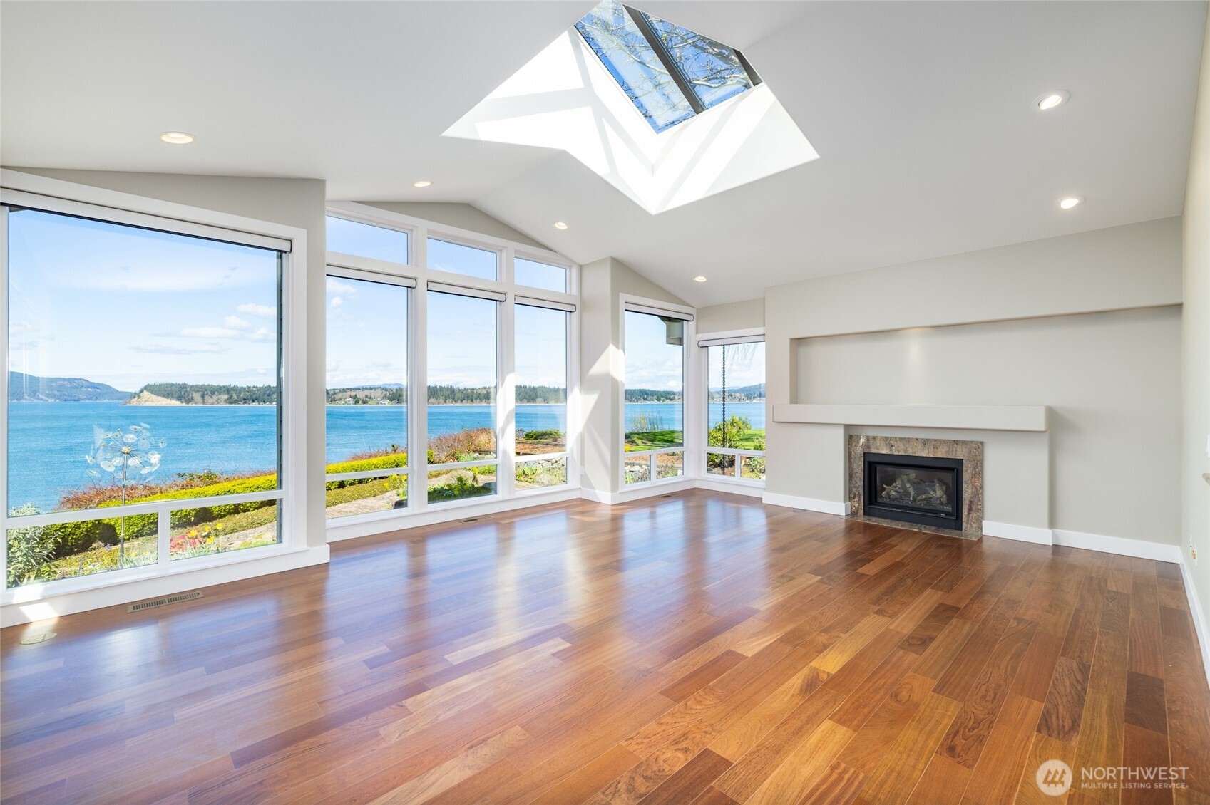 2720 Oakes Avenue , Anacortes, WA 98221