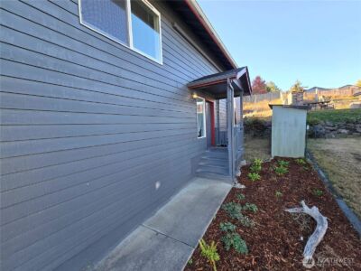 1812 W 12th Street , Port Angeles, WA 98363 - Photo 4