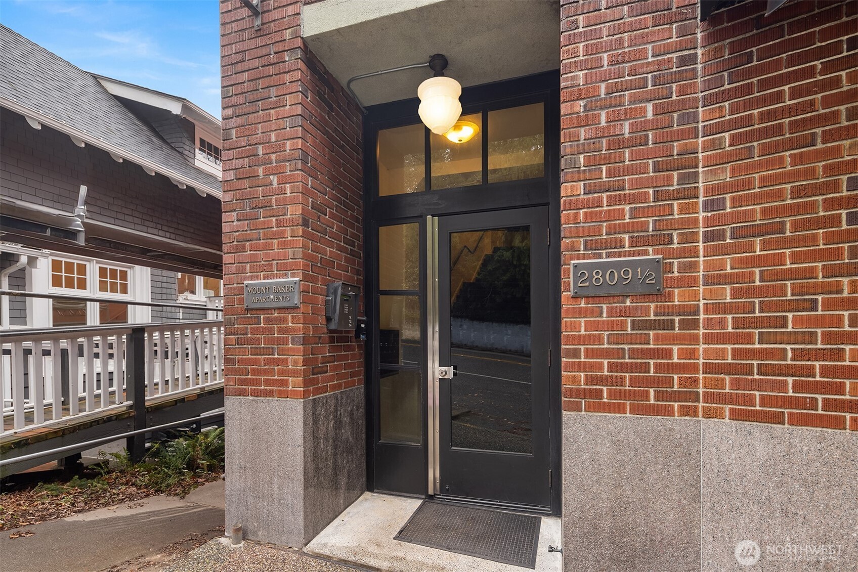 2809 1/2 Mount Rainier Drive S #4, Seattle, WA 98144