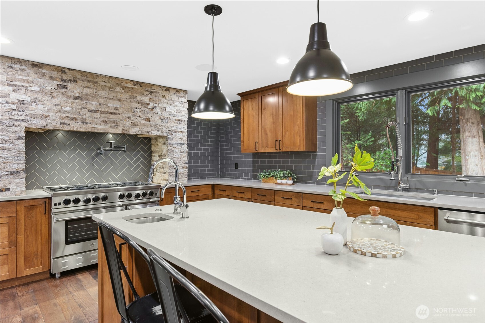 25711 SE 31st Place , Sammamish, WA 98075