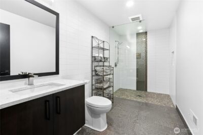 70 Cascade Ky , Bellevue, WA 98006 - Photo 16