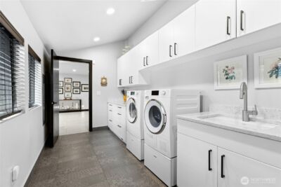 70 Cascade Ky , Bellevue, WA 98006 - Photo 17