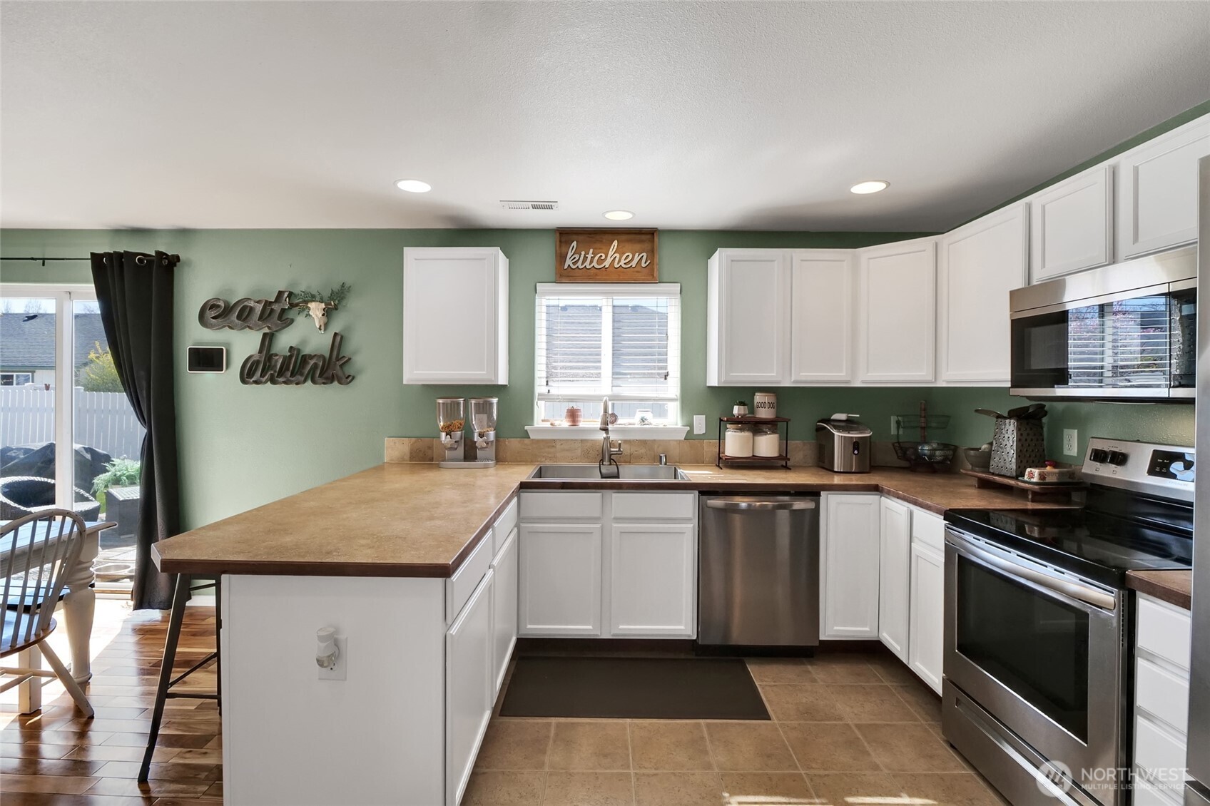 1407 E Crossroads Drive , Moses Lake, WA 98837