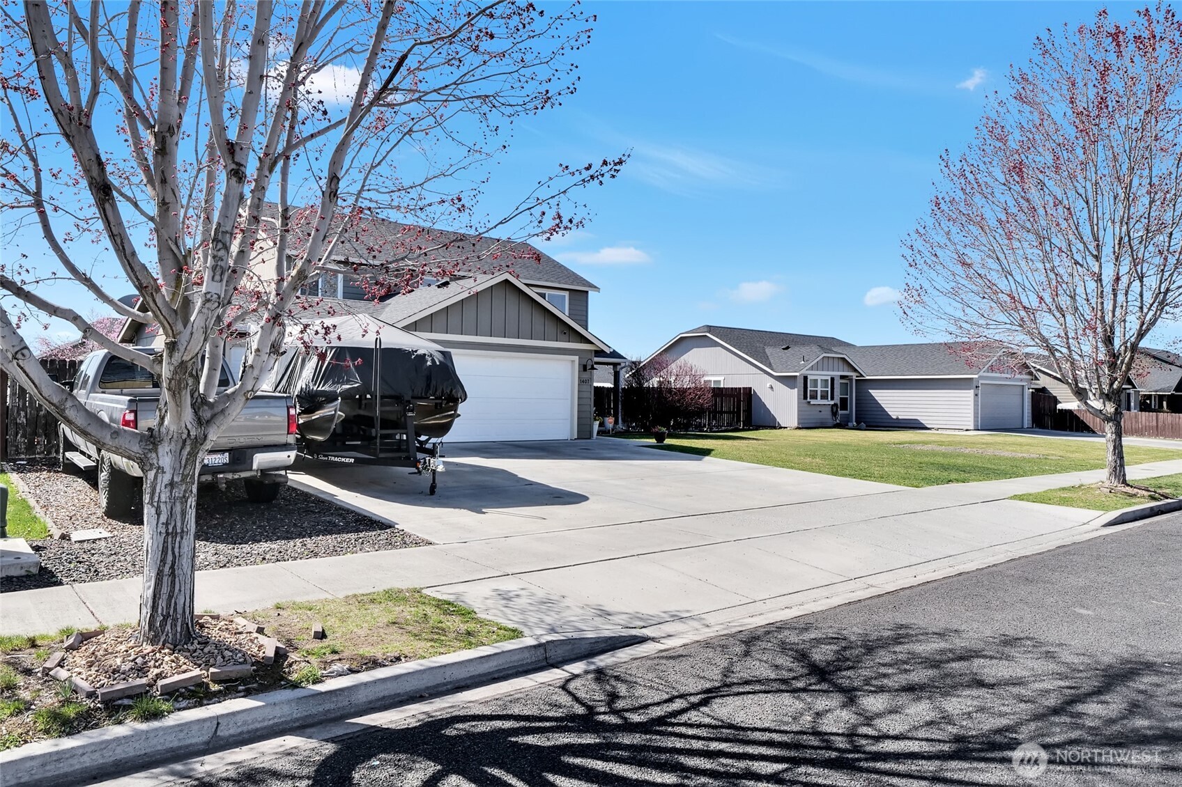 1407 E Crossroads Drive , Moses Lake, WA 98837