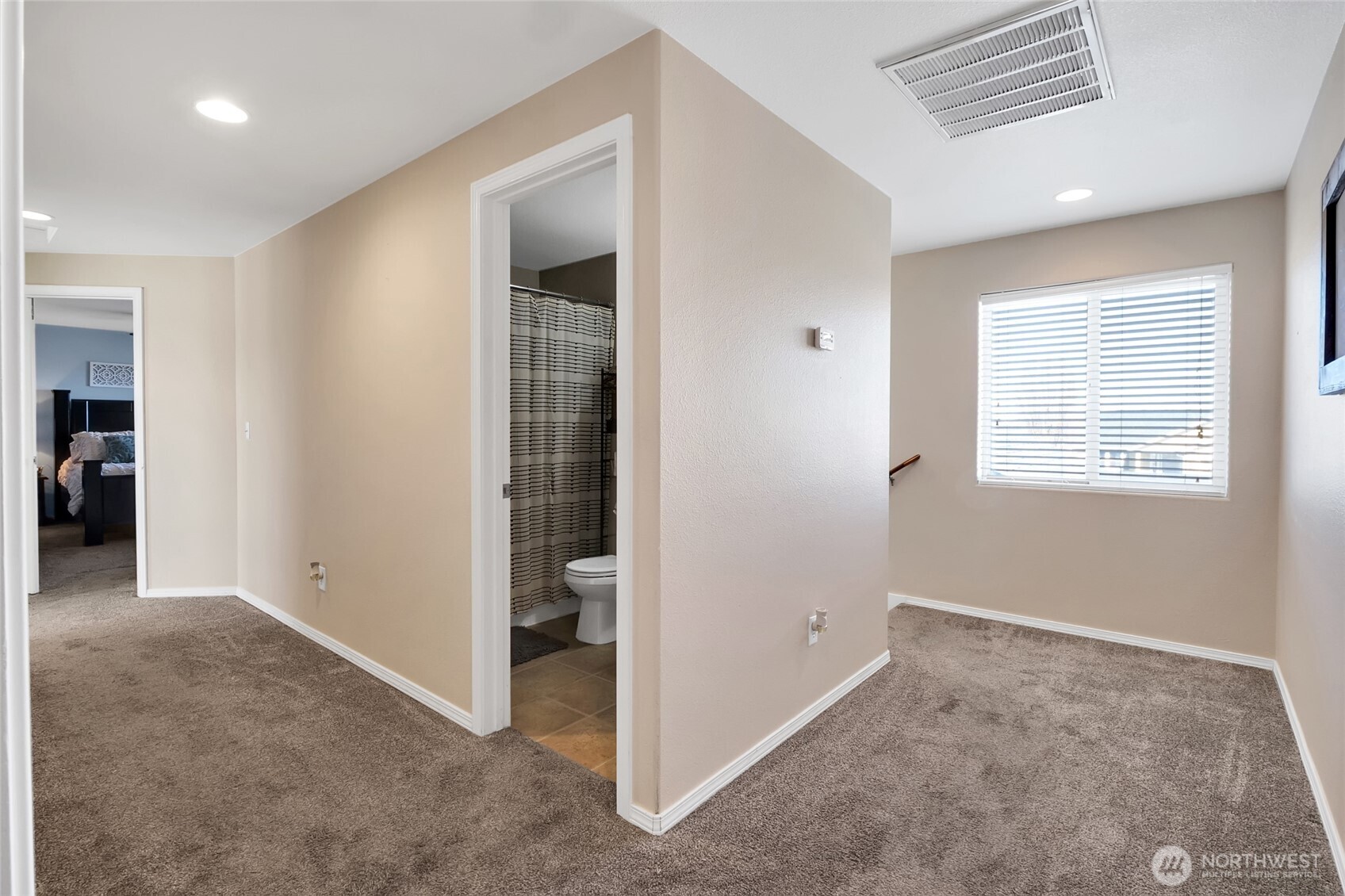 1407 E Crossroads Drive , Moses Lake, WA 98837