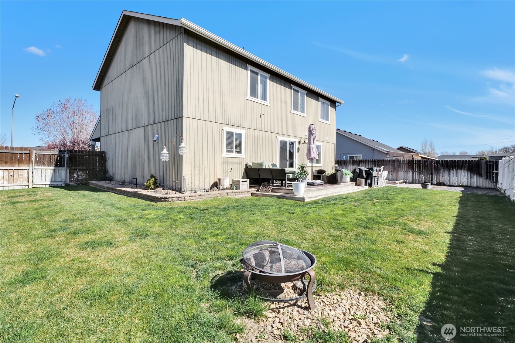 1407 E Crossroads Drive , Moses Lake, WA 98837