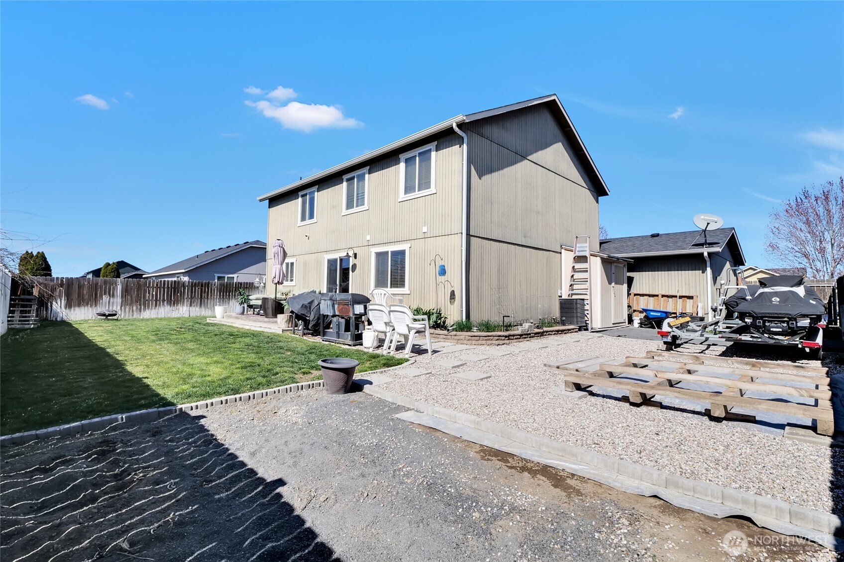 1407 E Crossroads Drive , Moses Lake, WA 98837