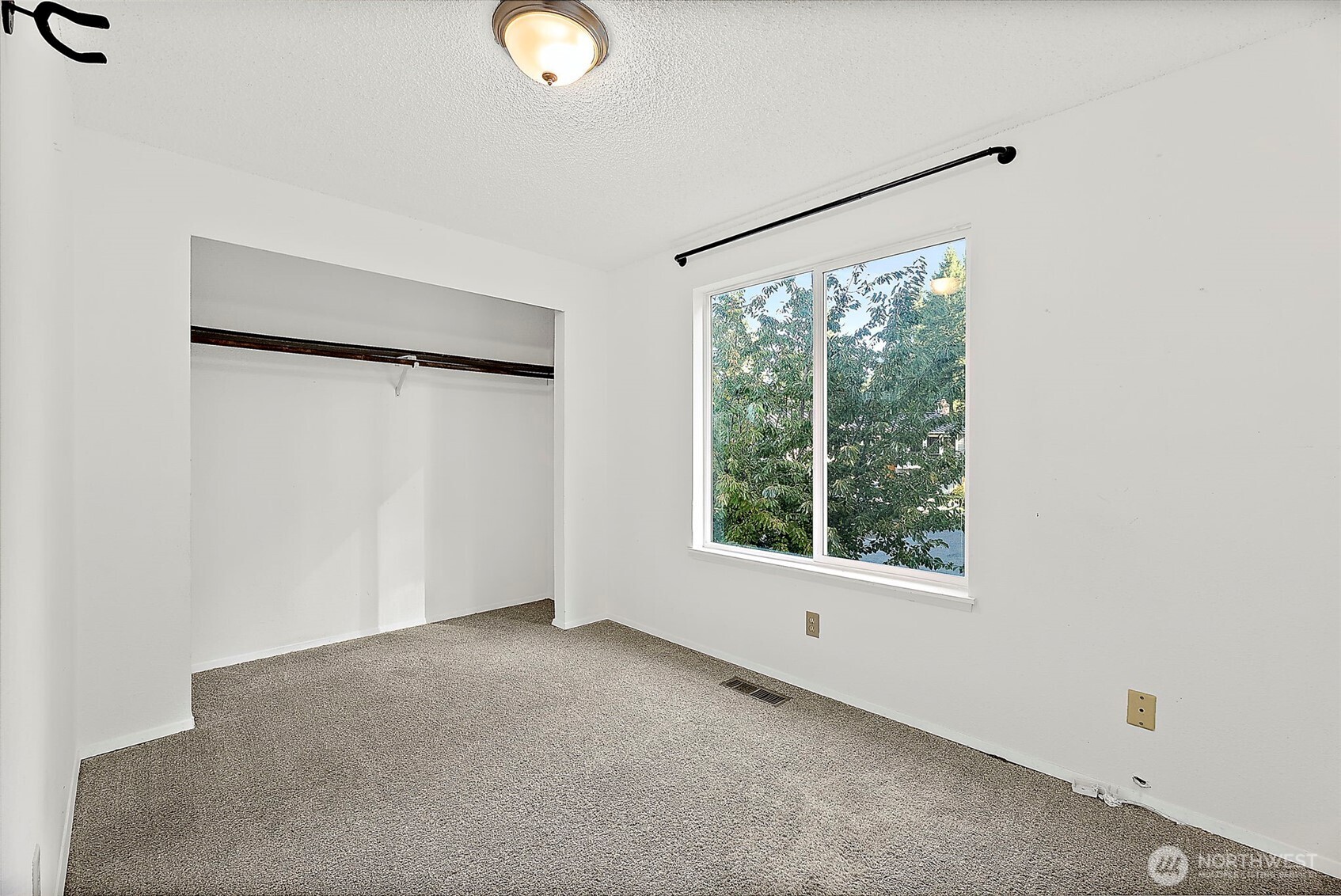 5432 Pineridge Court NE, Bremerton, WA 98311