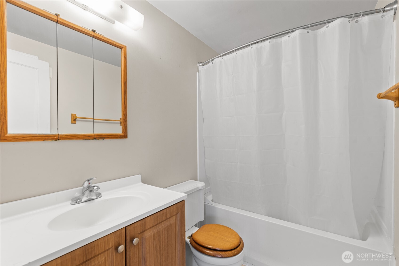 1100 3rd Street , East Wenatchee, WA 98802