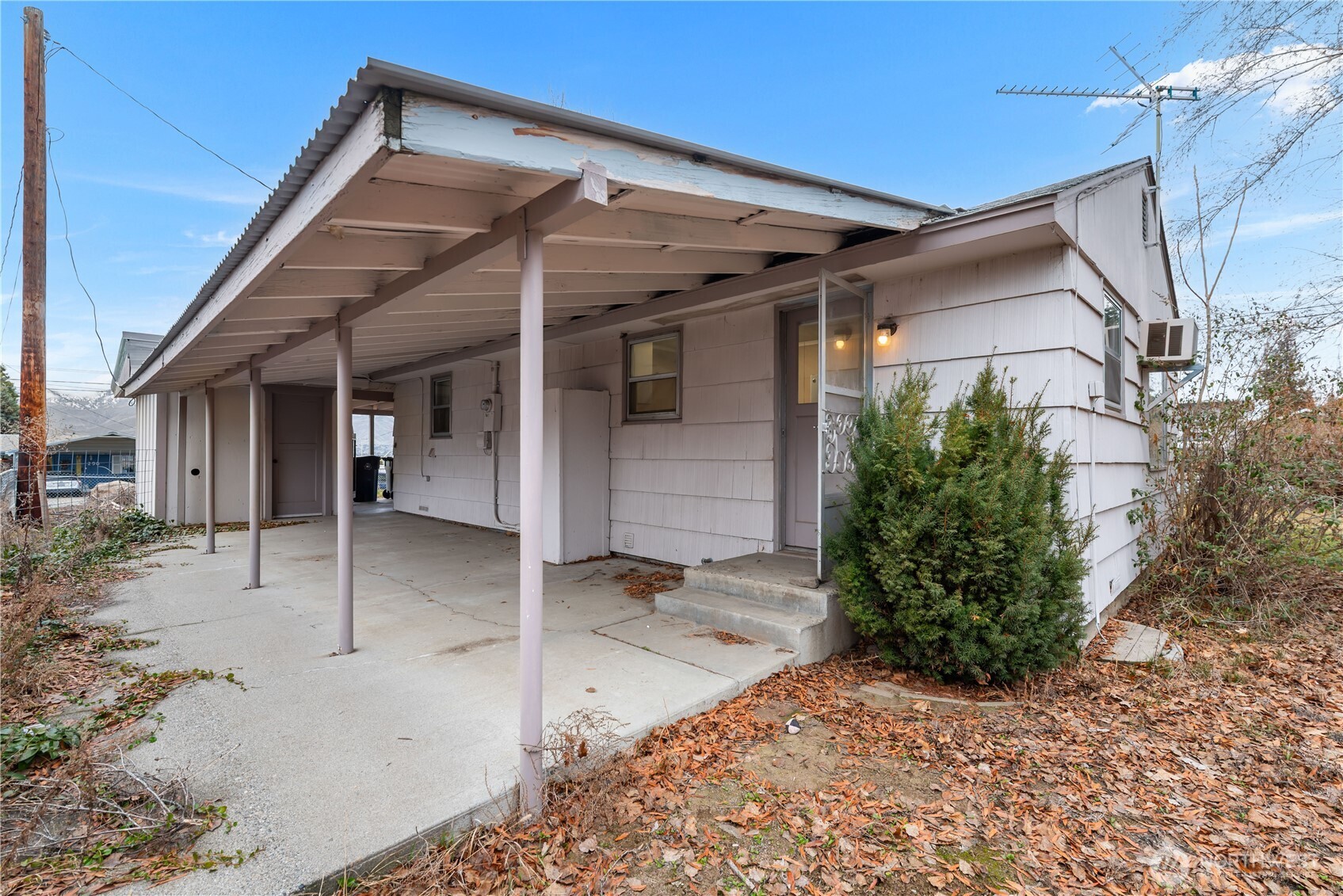 1100 3rd Street , East Wenatchee, WA 98802