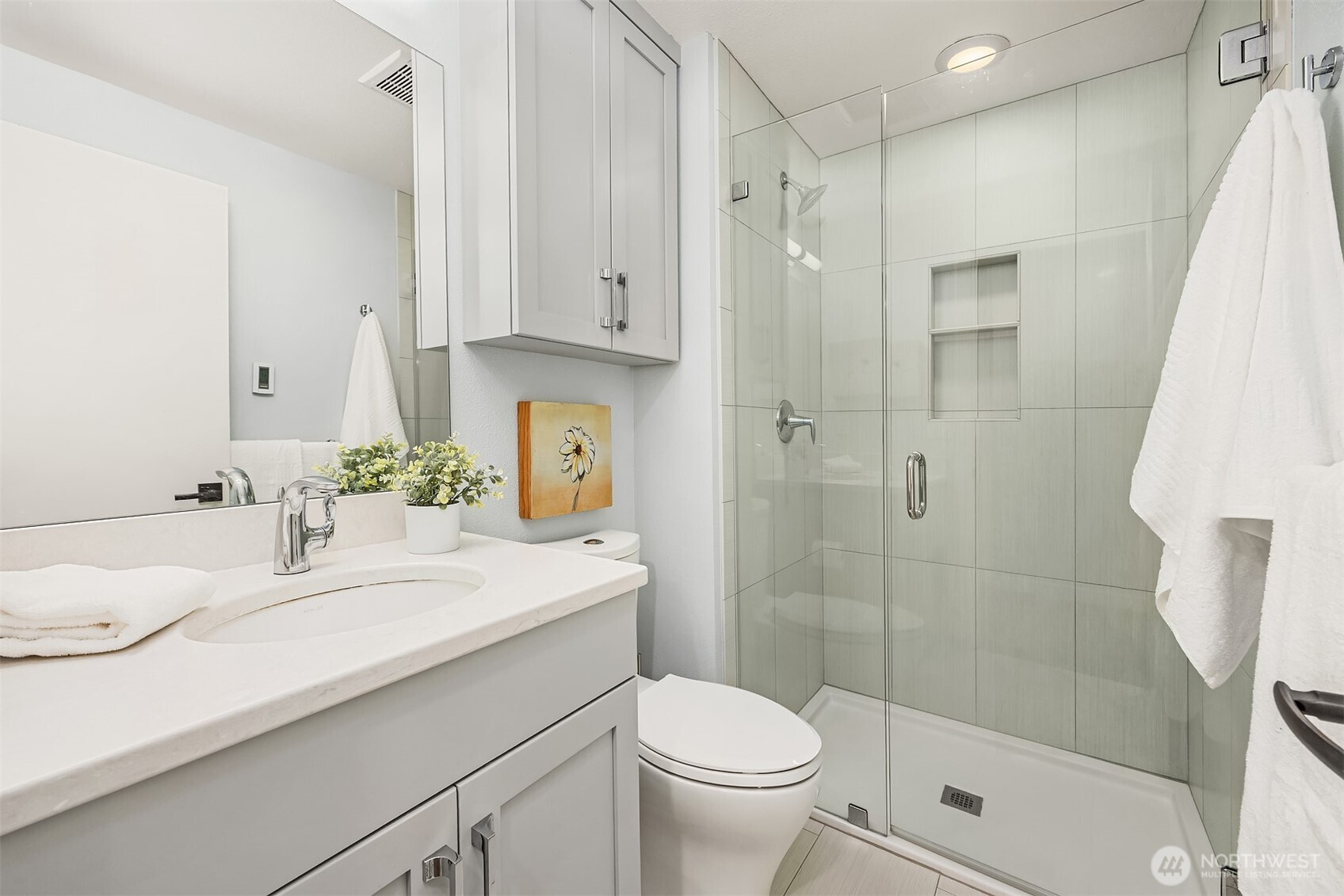 507 Howe Street #A, Seattle, WA 98109