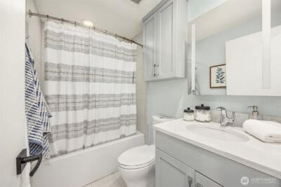 507 Howe Street #A, Seattle, WA 98109 - Photo 13
