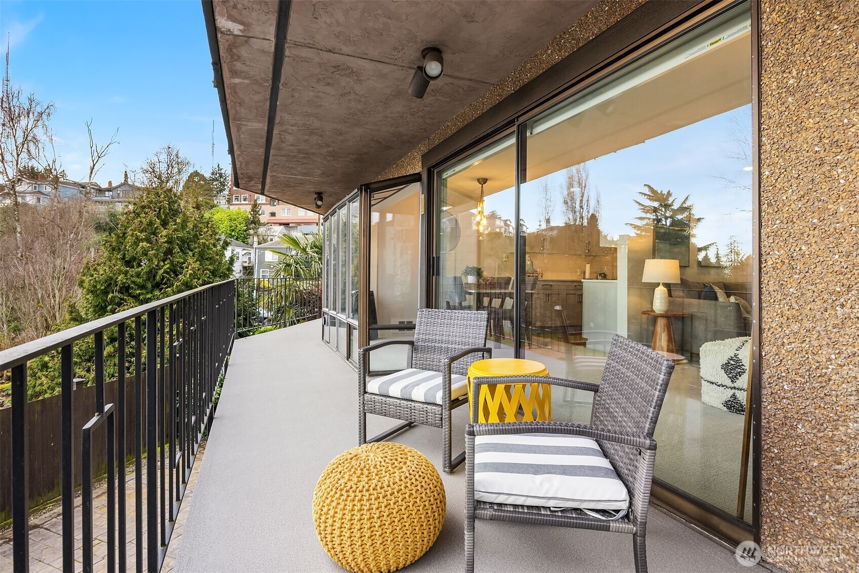 507 Howe Street #A, Seattle, WA 98109