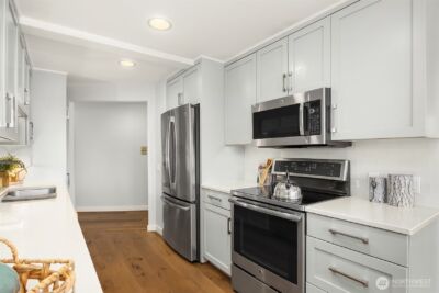 507 Howe Street #A, Seattle, WA 98109 - Photo 7