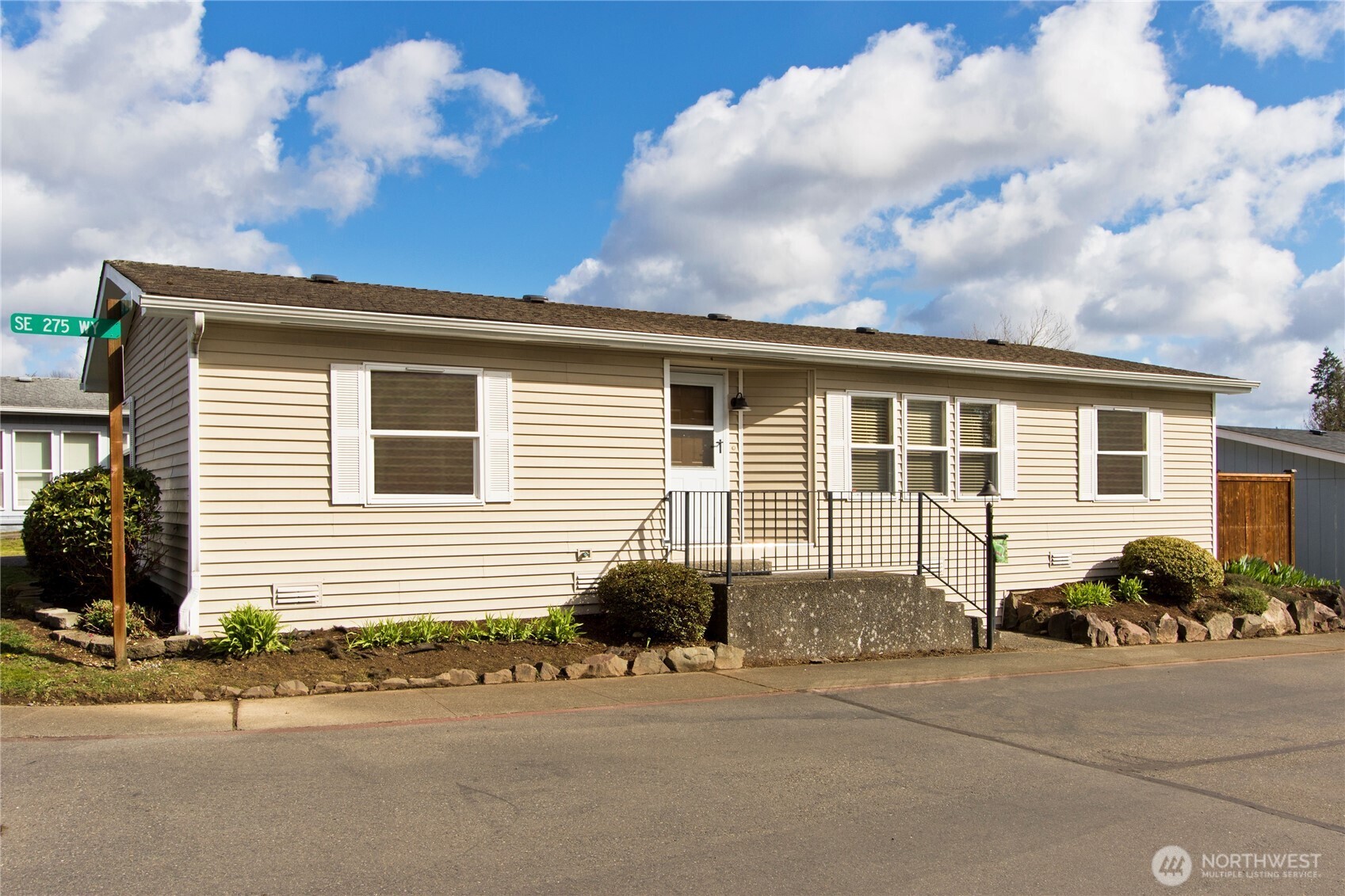 27484 149th Place SE #81, Kent, WA 98042