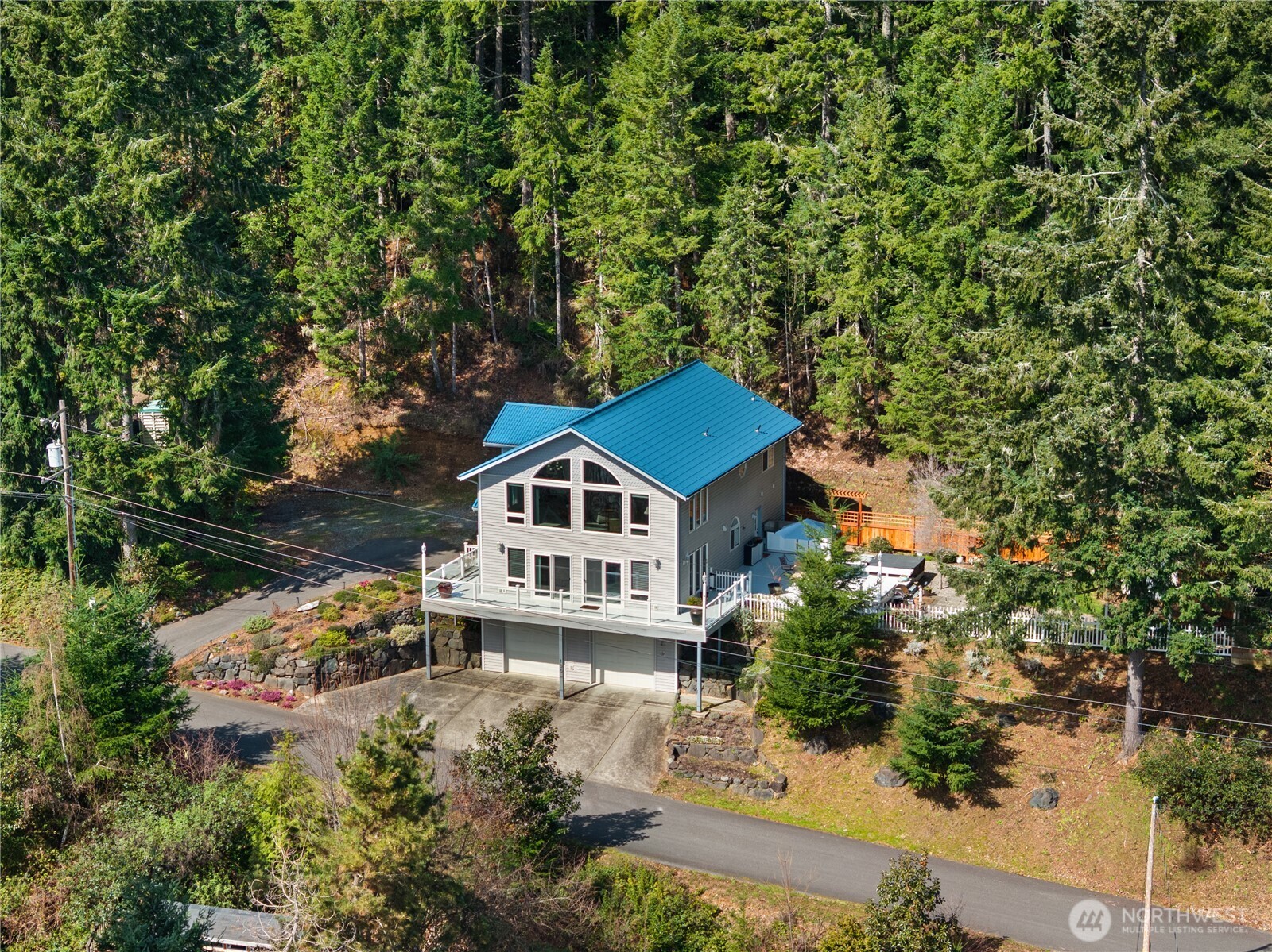 100 NE Alta Vista Drive , Belfair, WA 98528-9691