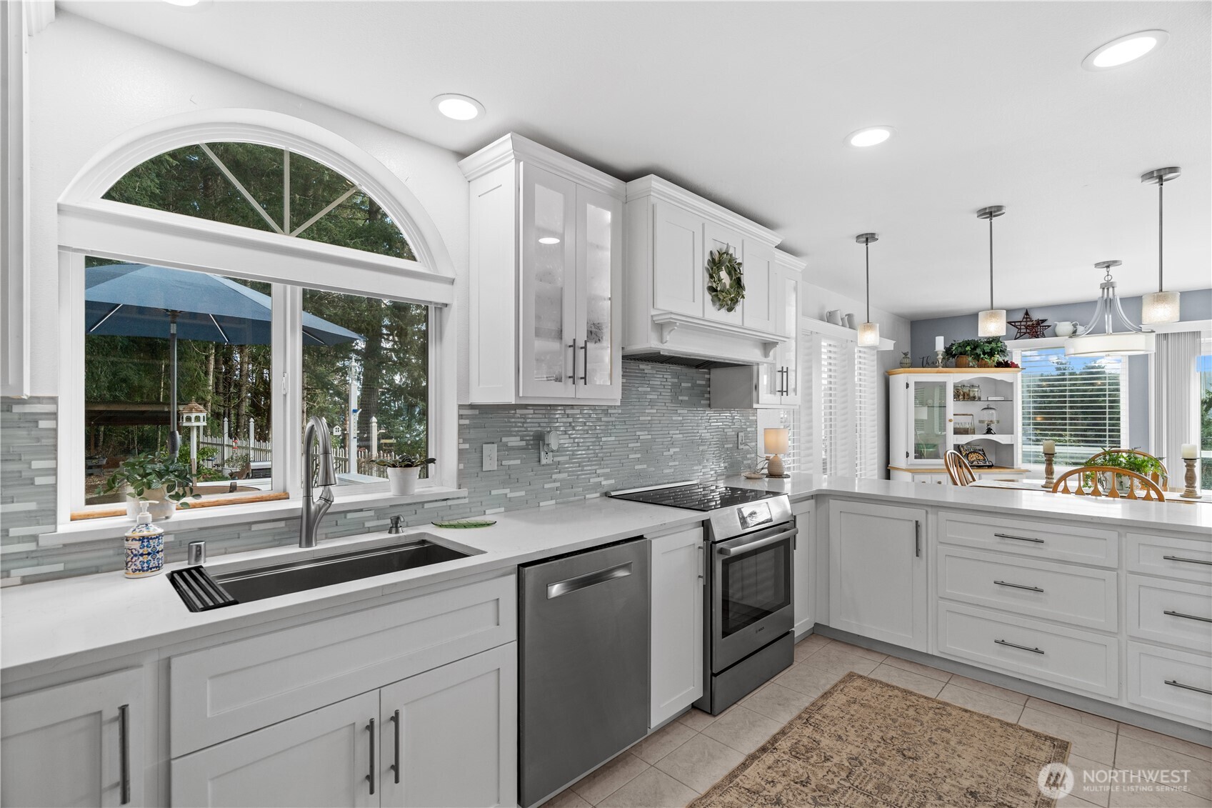 100 NE Alta Vista Drive , Belfair, WA 98528-9691