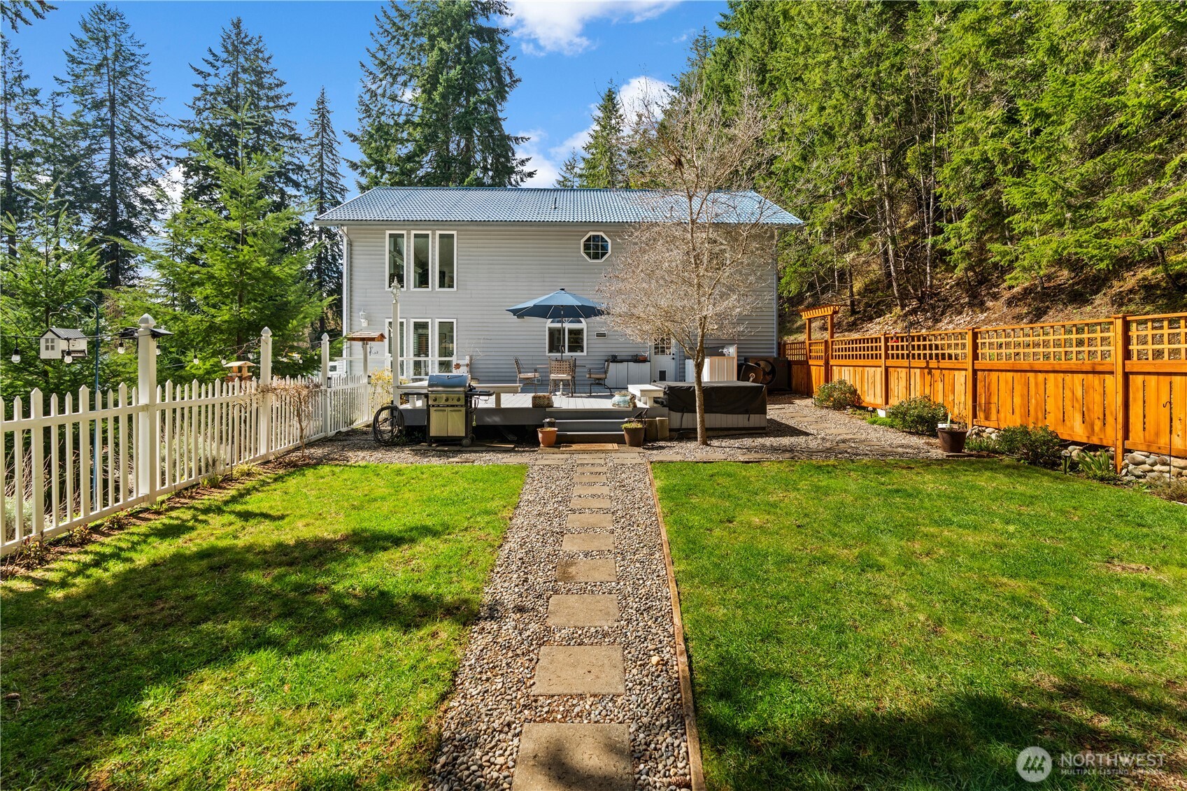 100 NE Alta Vista Drive , Belfair, WA 98528-9691